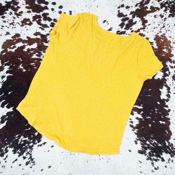 TORRID Classic Fit Yellow Pocket Tee Sz 2X - Picture 2 of 4
